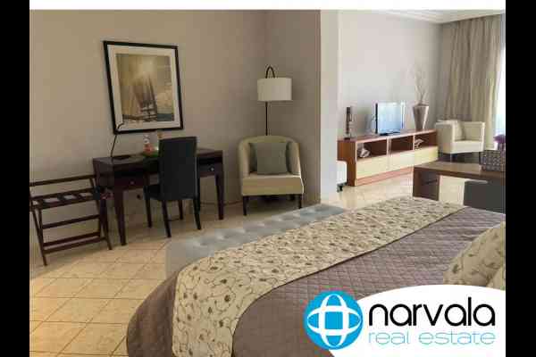 estudio-fishing-lodge-cap-cana-dormitorio-escritorio